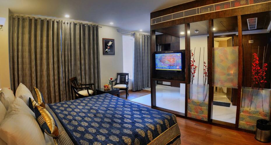 TG Rooms Taj East Gate Road, Agra 3